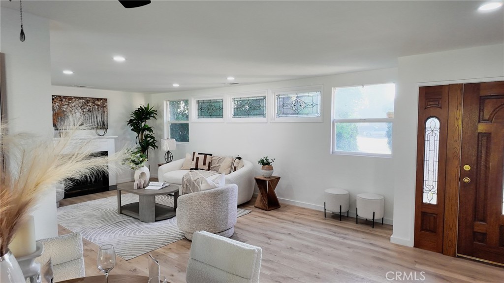 MLS #WS25256326 image #3