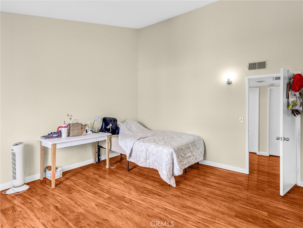 MLS #WS25256423 image #16