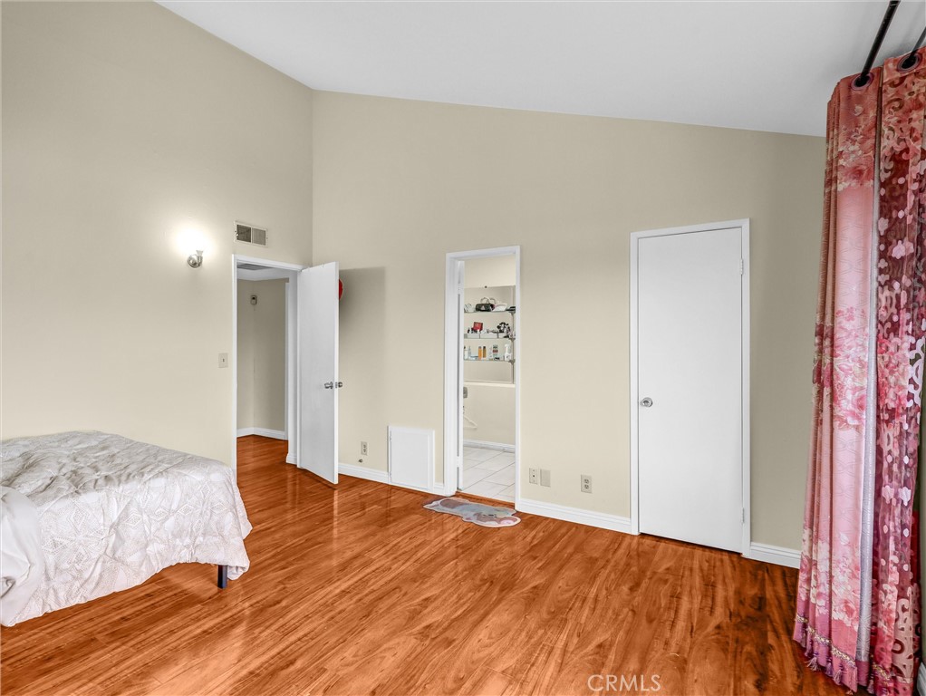 MLS #WS25256423 image #17