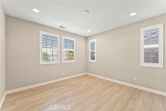 MLS #WS25256763 image #30