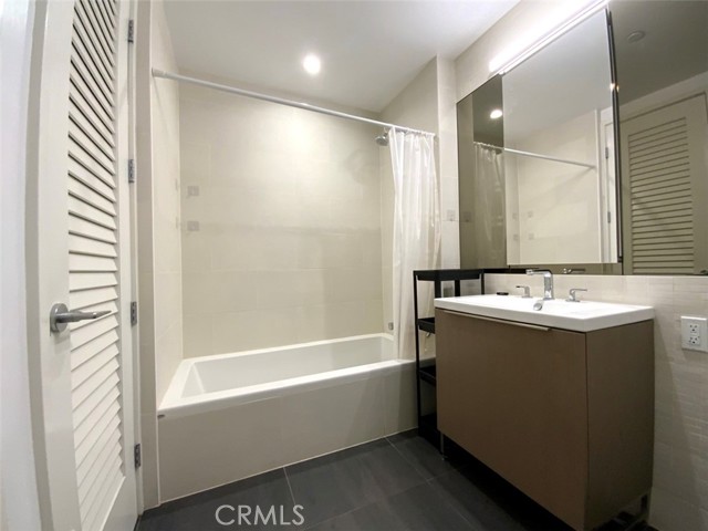 MLS #WS25256831 image #12