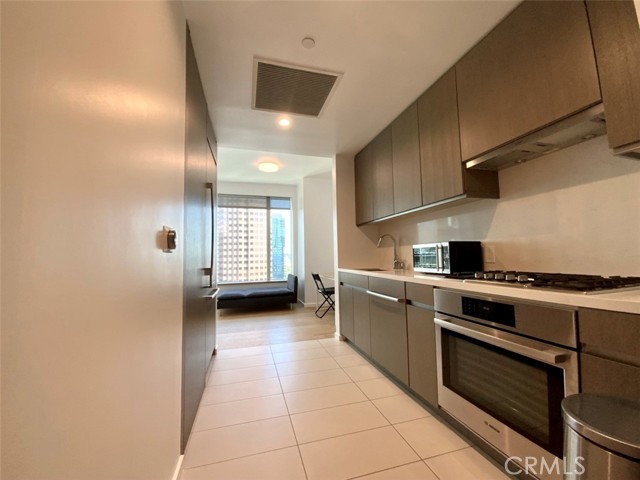 MLS #WS25256831 image #2