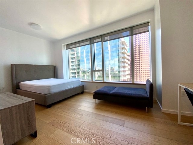 MLS #WS25256831 image #5