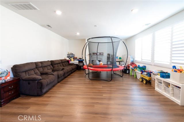 MLS #WS25256873 image #9