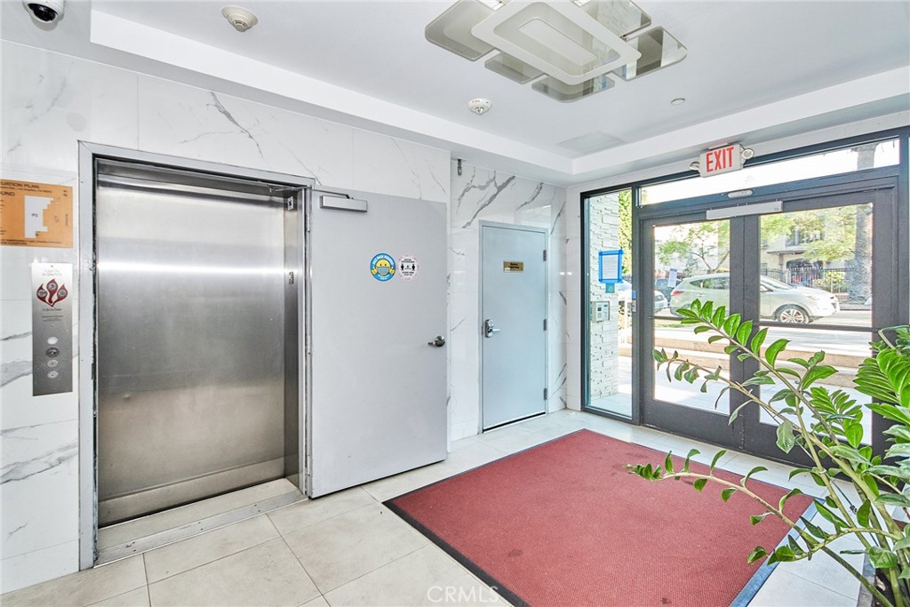 MLS #WS25256948 image #2