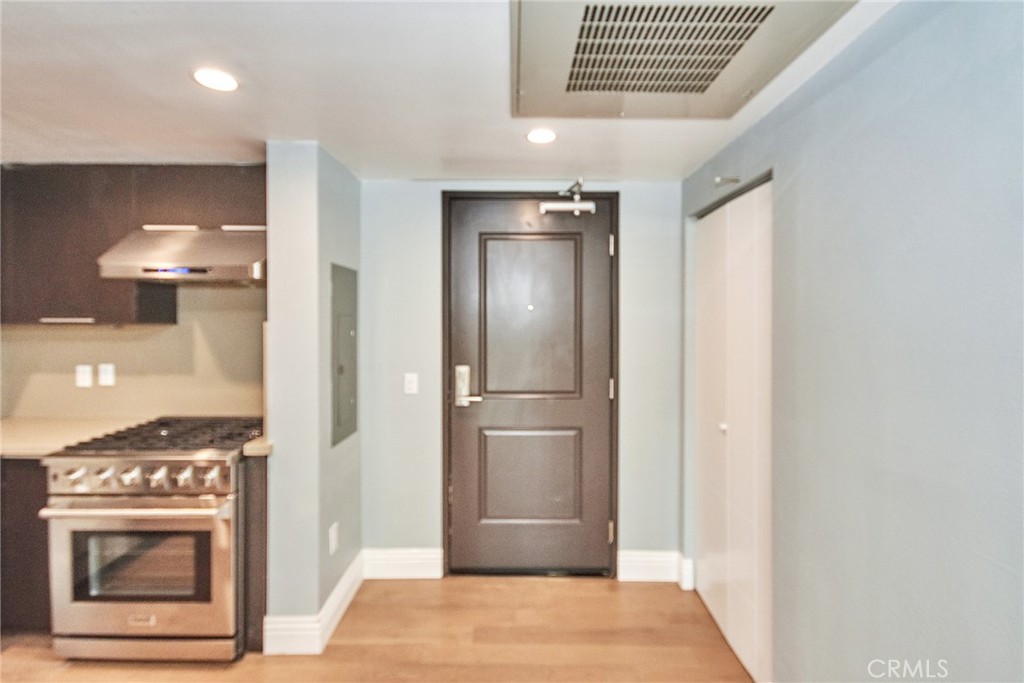 MLS #WS25256948 image #5