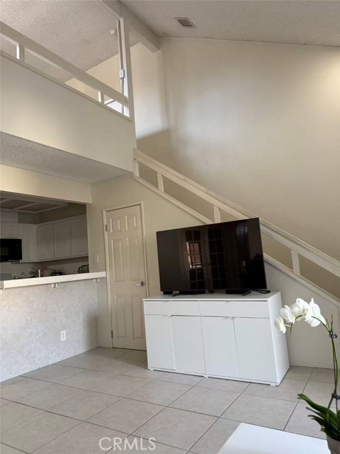 MLS #WS25256974 image #5