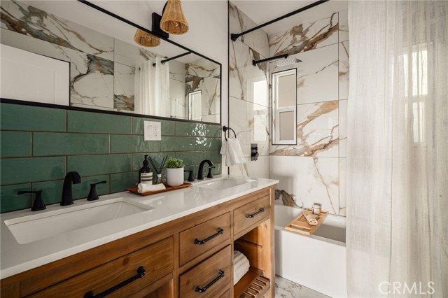 MLS #WS25257186 image #14