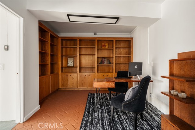 MLS #WS25257186 image #23