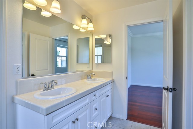 MLS #WS25257288 image #35