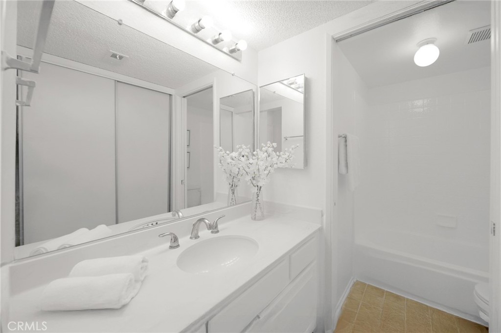 MLS #WS25257314 image #18