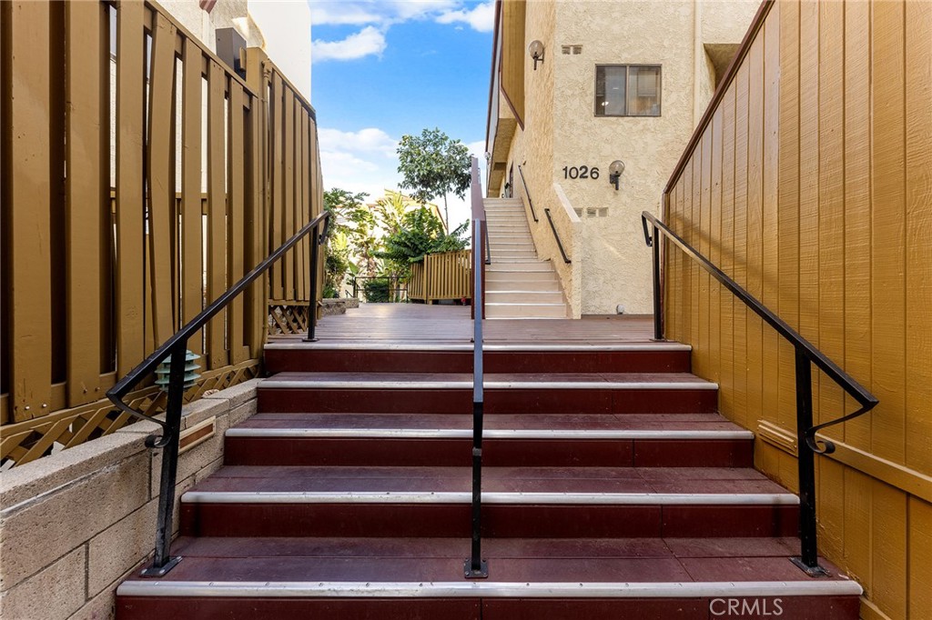 MLS #WS25257314 image #24