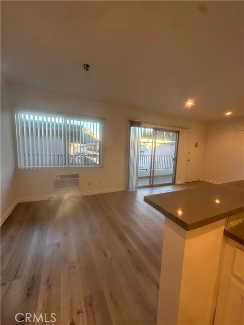 MLS #WS25257378 image #8