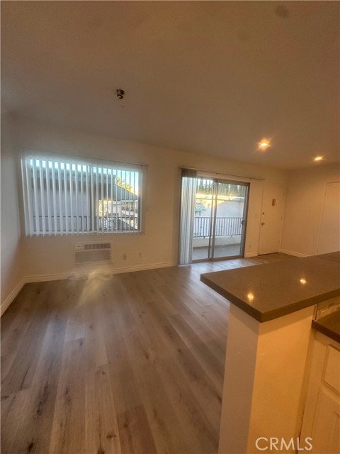 MLS #WS25257378 image #9