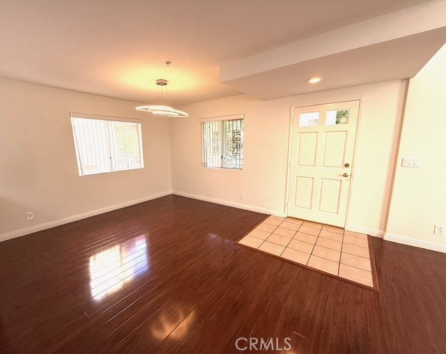 MLS #WS25257585 image #7