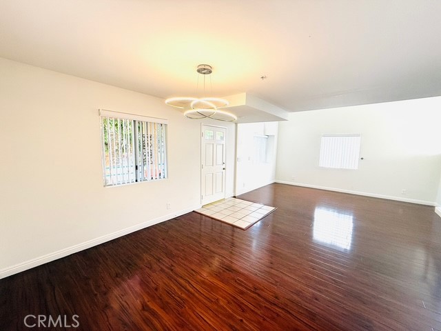 MLS #WS25257585 image #9