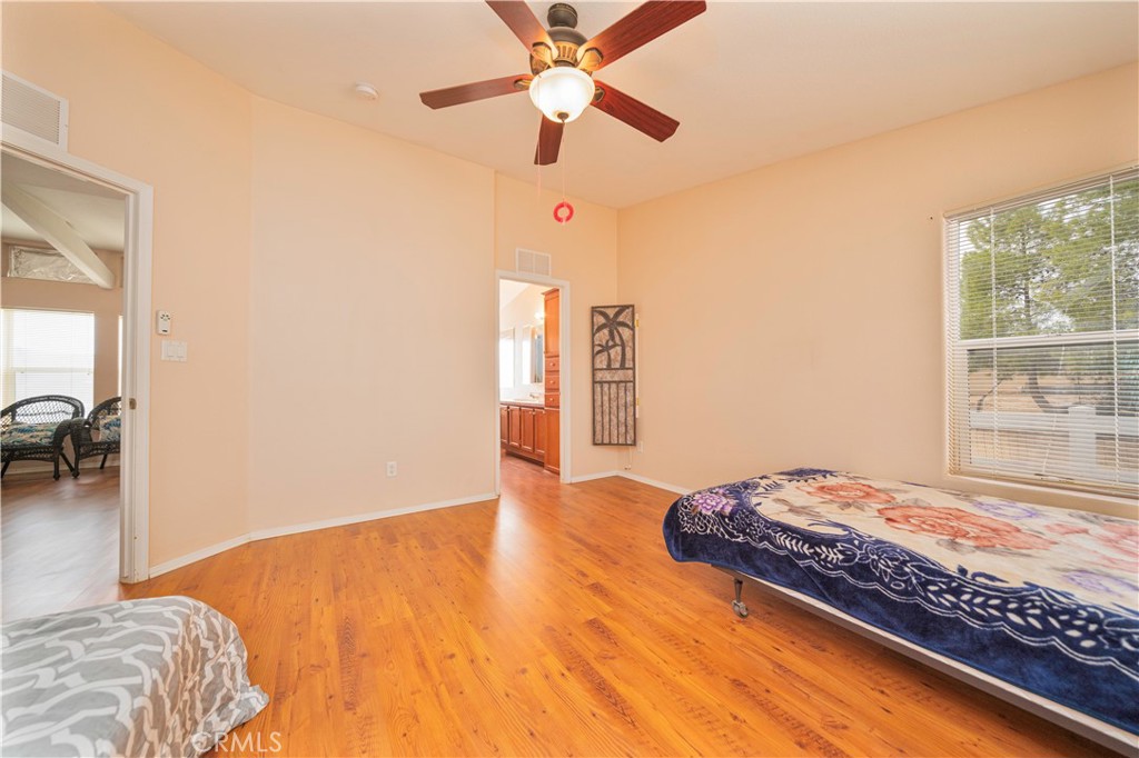 MLS #WS25257636 image #9