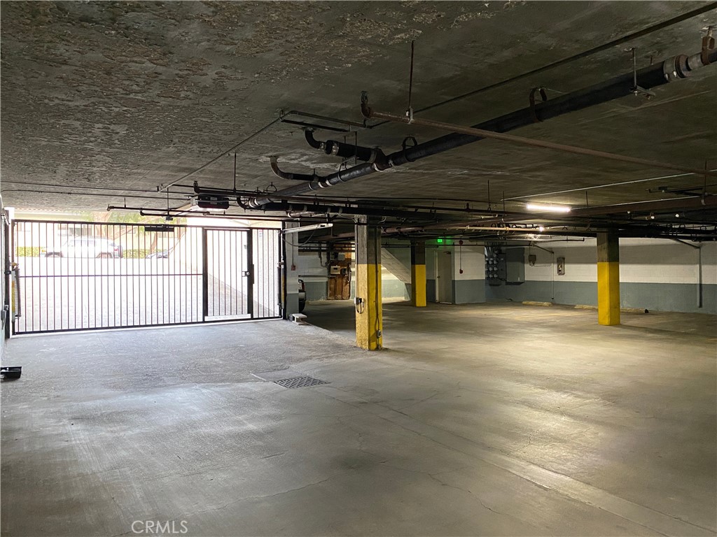 MLS #WS25257704 image #15