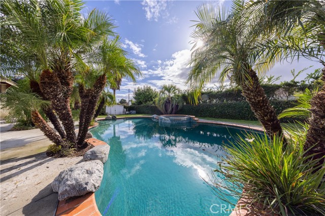 MLS #WS25258076 image #15