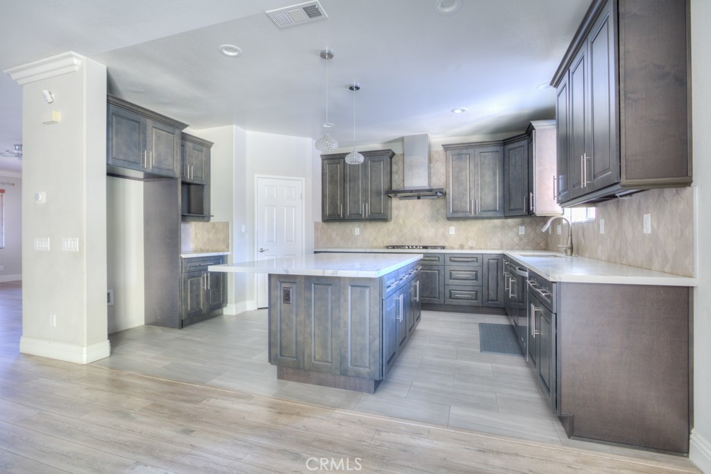 MLS #WS25258201 image #12