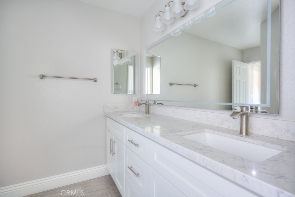 MLS #WS25258201 image #24