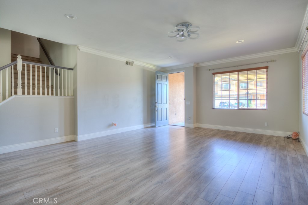 MLS #WS25258201 image #4