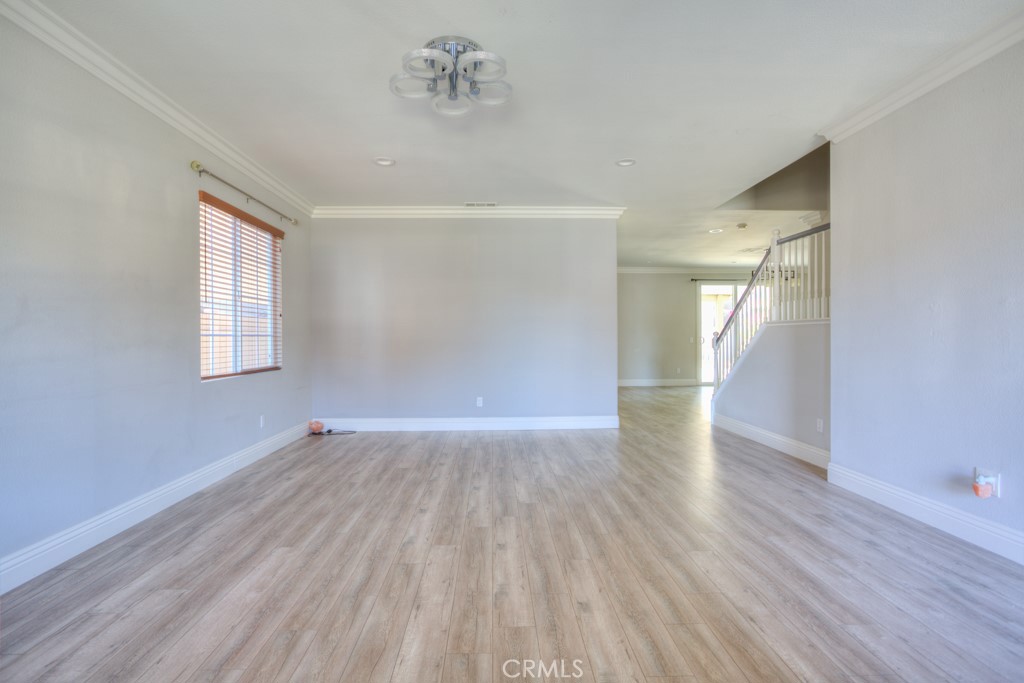 MLS #WS25258201 image #5