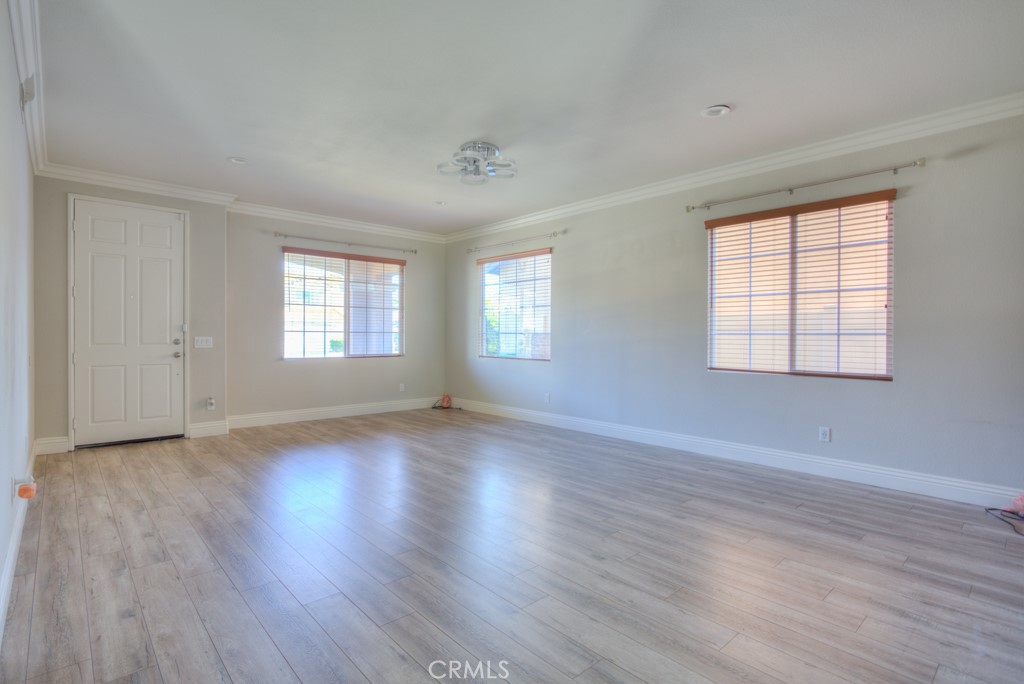 MLS #WS25258201 image #6