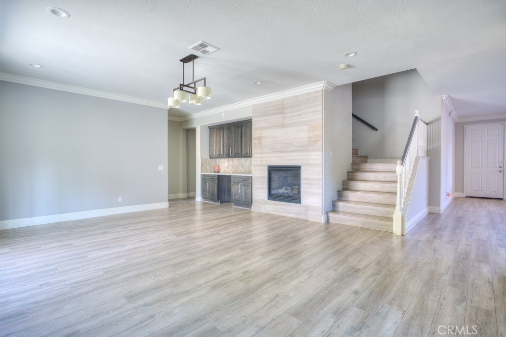 MLS #WS25258201 image #8