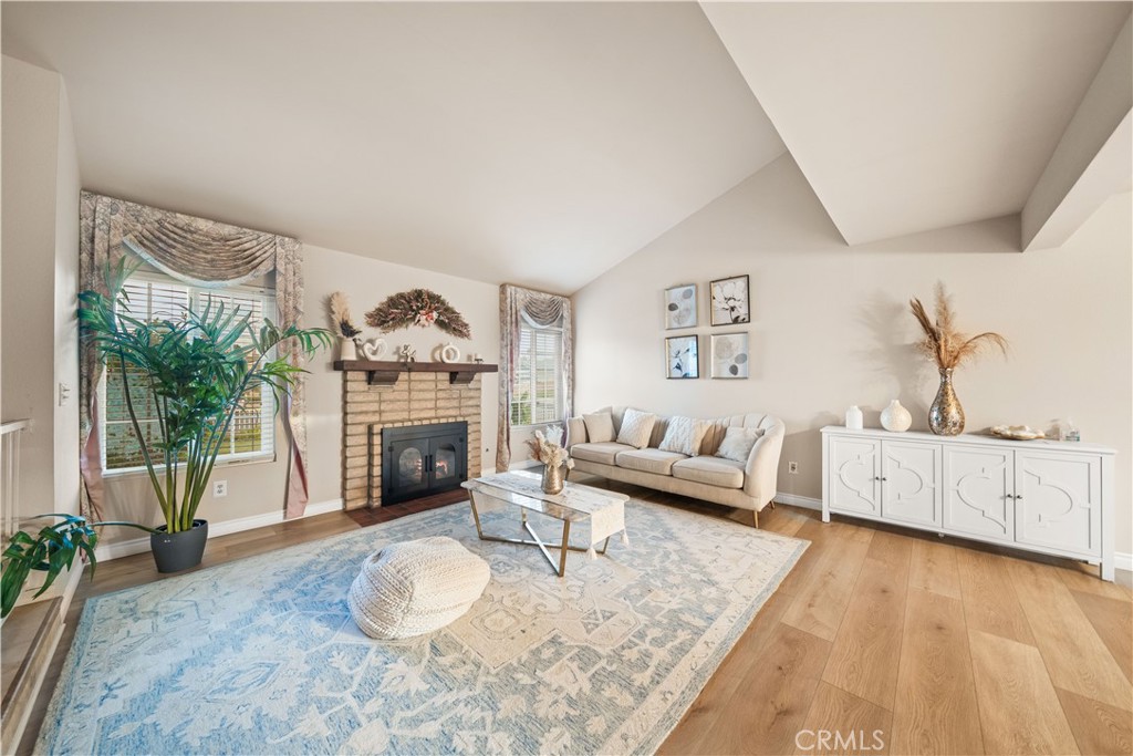 MLS #WS25259444 image #5