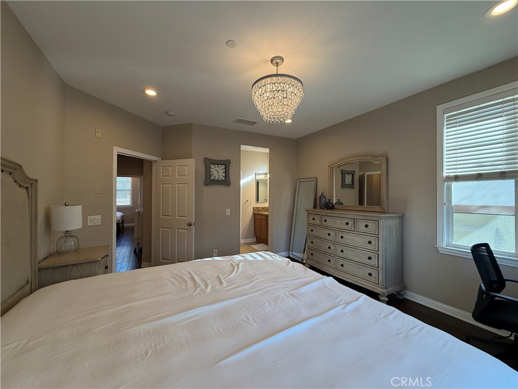 MLS #WS25259639 image #17