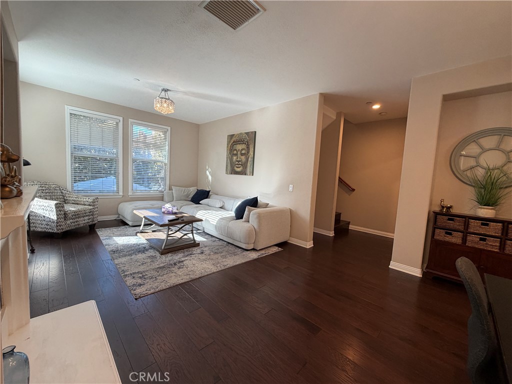 MLS #WS25259639 image #5