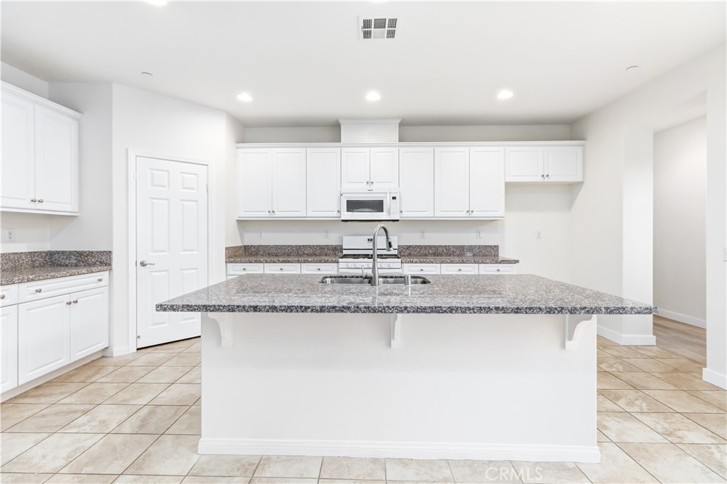 MLS #WS25259666 image #12