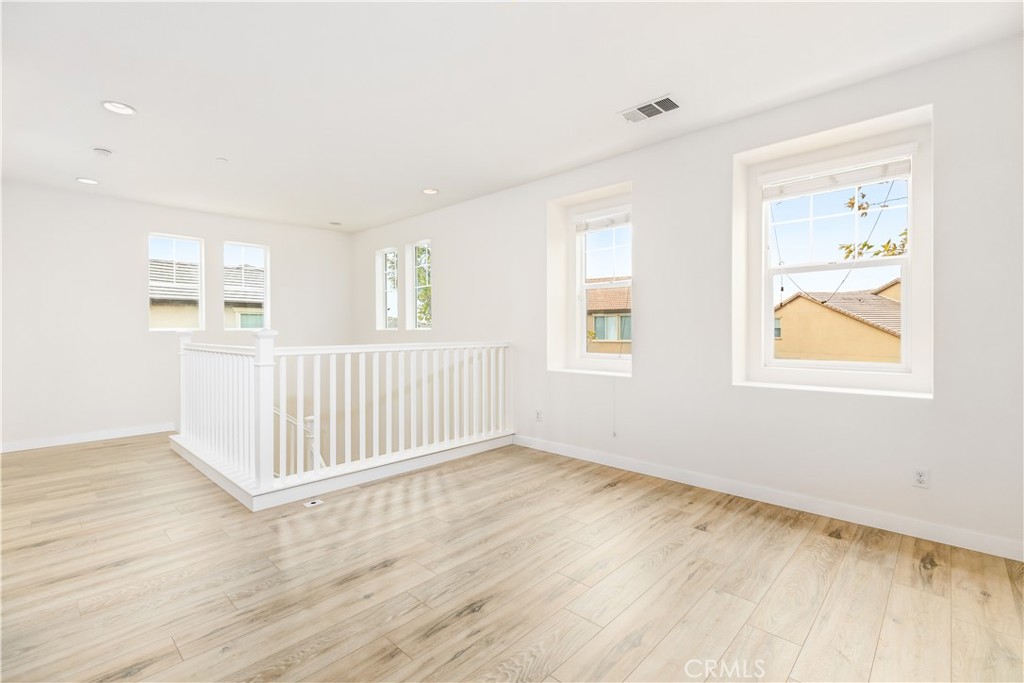 MLS #WS25259666 image #25