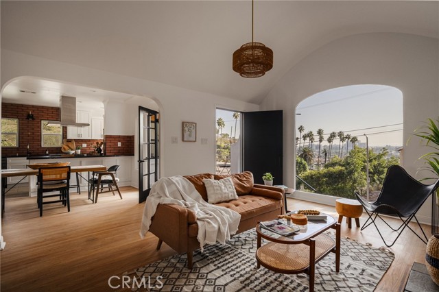 MLS #WS25259901 image #0