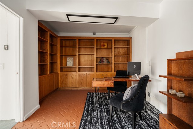 MLS #WS25259901 image #15