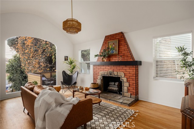 MLS #WS25259901 image #2