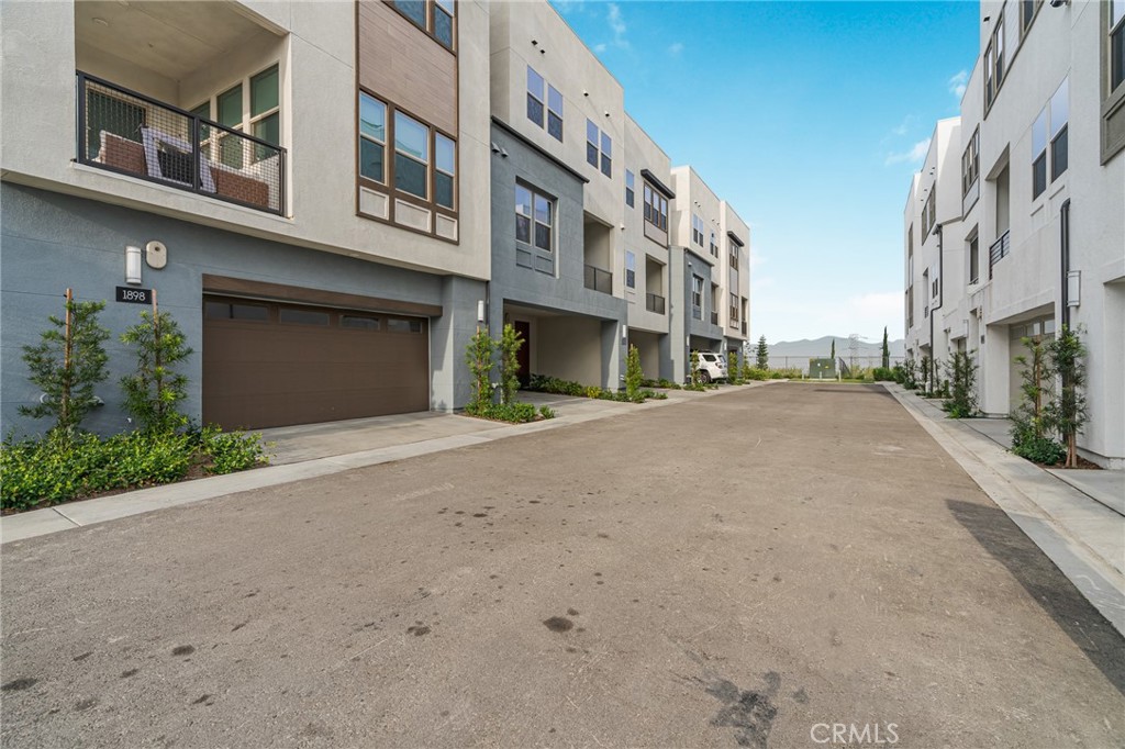 MLS #WS25259970 image #1