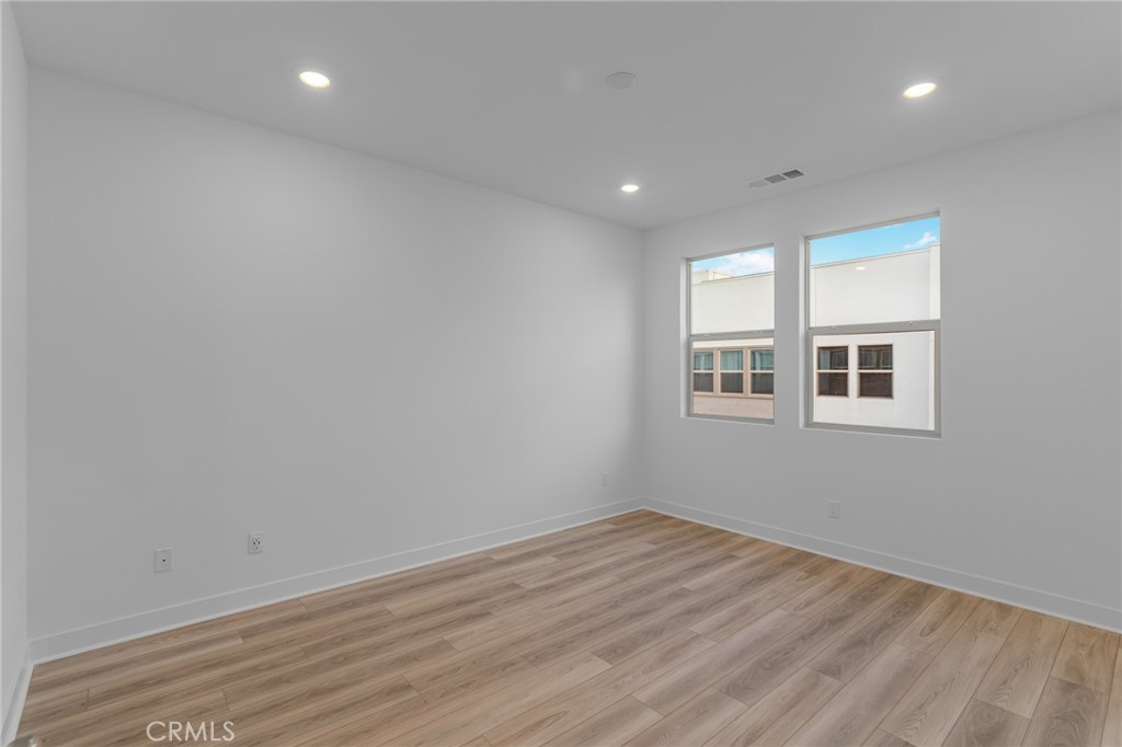 MLS #WS25259970 image #13