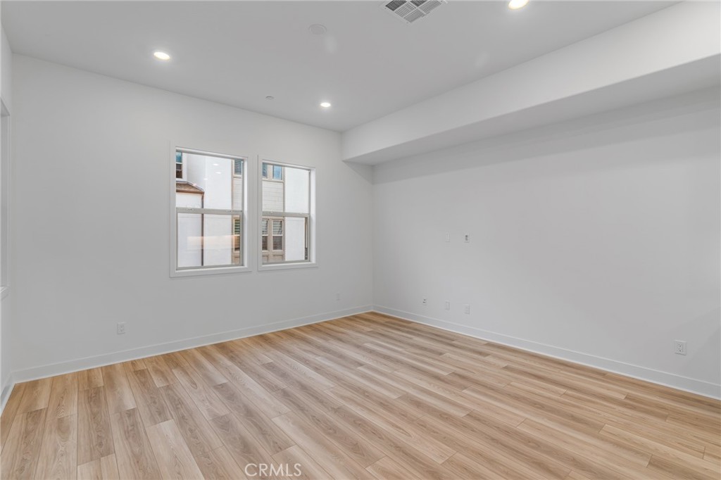 MLS #WS25259970 image #19