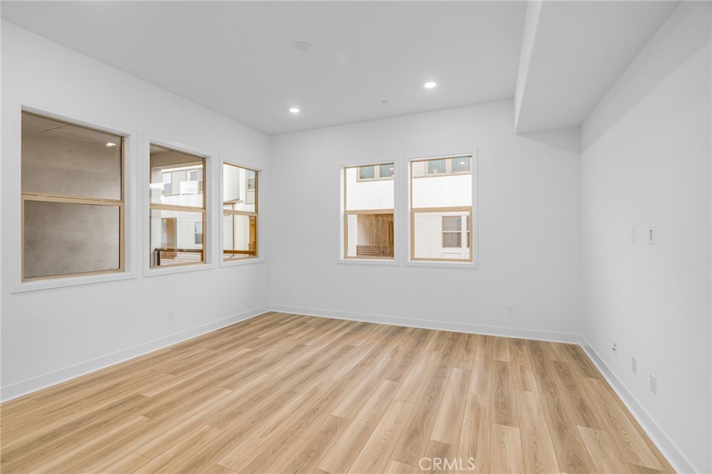 MLS #WS25259970 image #20