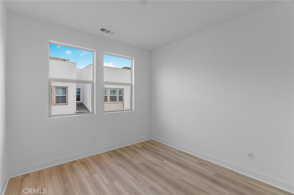 MLS #WS25259970 image #23