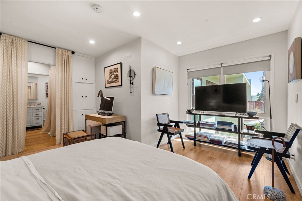 MLS #WS25260269 image #19