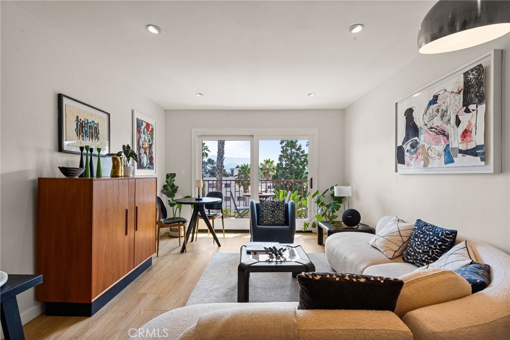 MLS #WS25260269 image #4