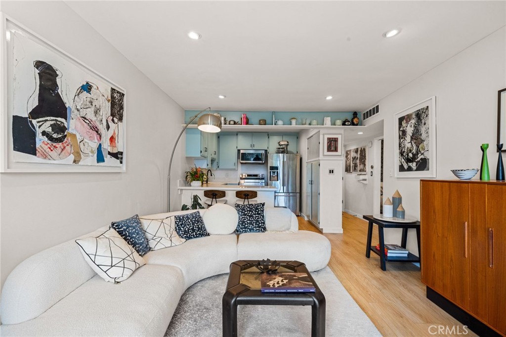 MLS #WS25260269 image #6