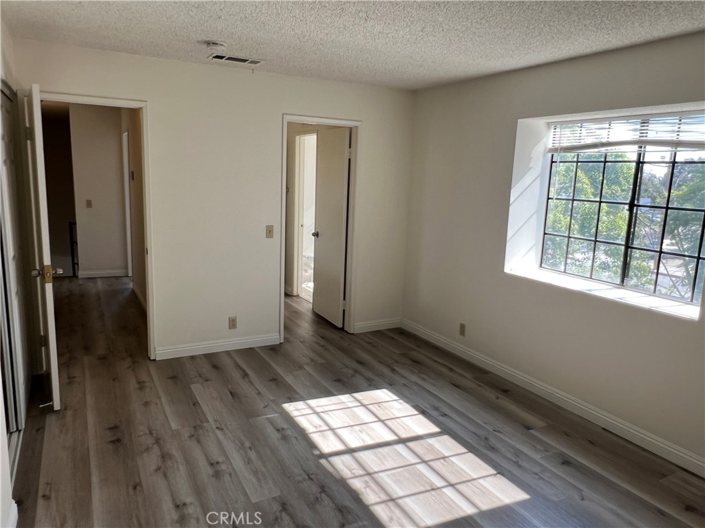 MLS #WS25260279 image #15