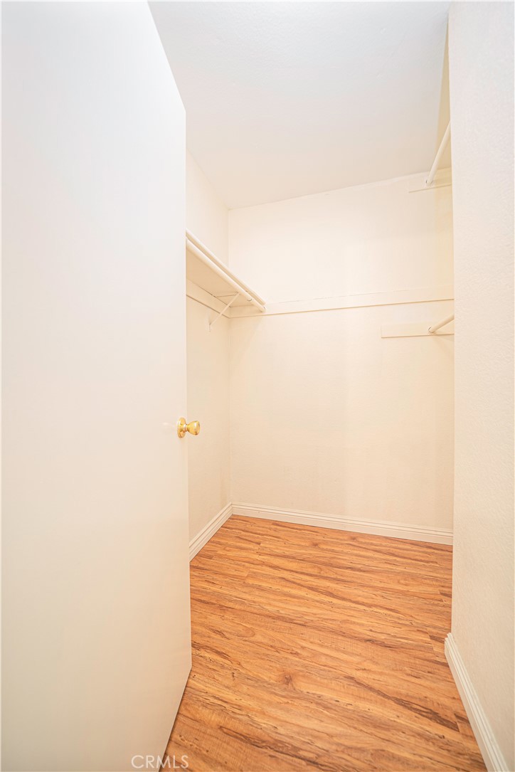 MLS #WS25260286 image #11