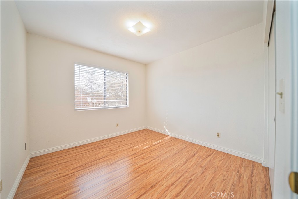 MLS #WS25260286 image #16