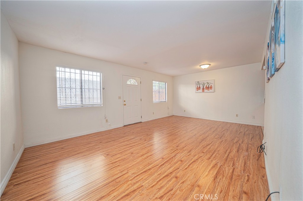 MLS #WS25260286 image #3