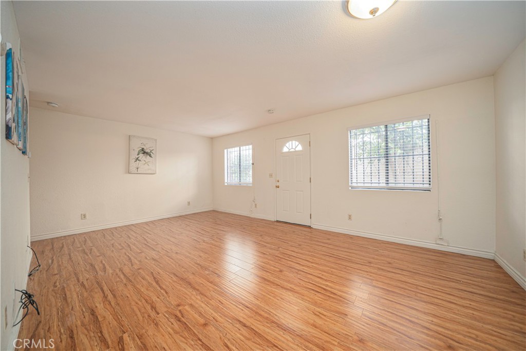 MLS #WS25260286 image #4